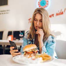 6 корисних порад, як позбутися звички переїдати