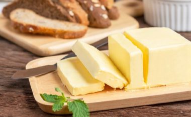 ЯКУ КОРИСТЬ МОЖНА ОТРИМАТИ, СПОЖИВАЮЧИ ВЕРШКОВЕ МАСЛО